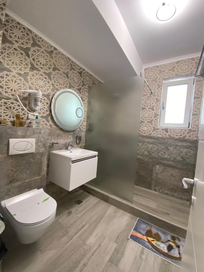 Alemar Royal 1 Apartment นาโวดาริ ภายนอก รูปภาพ
